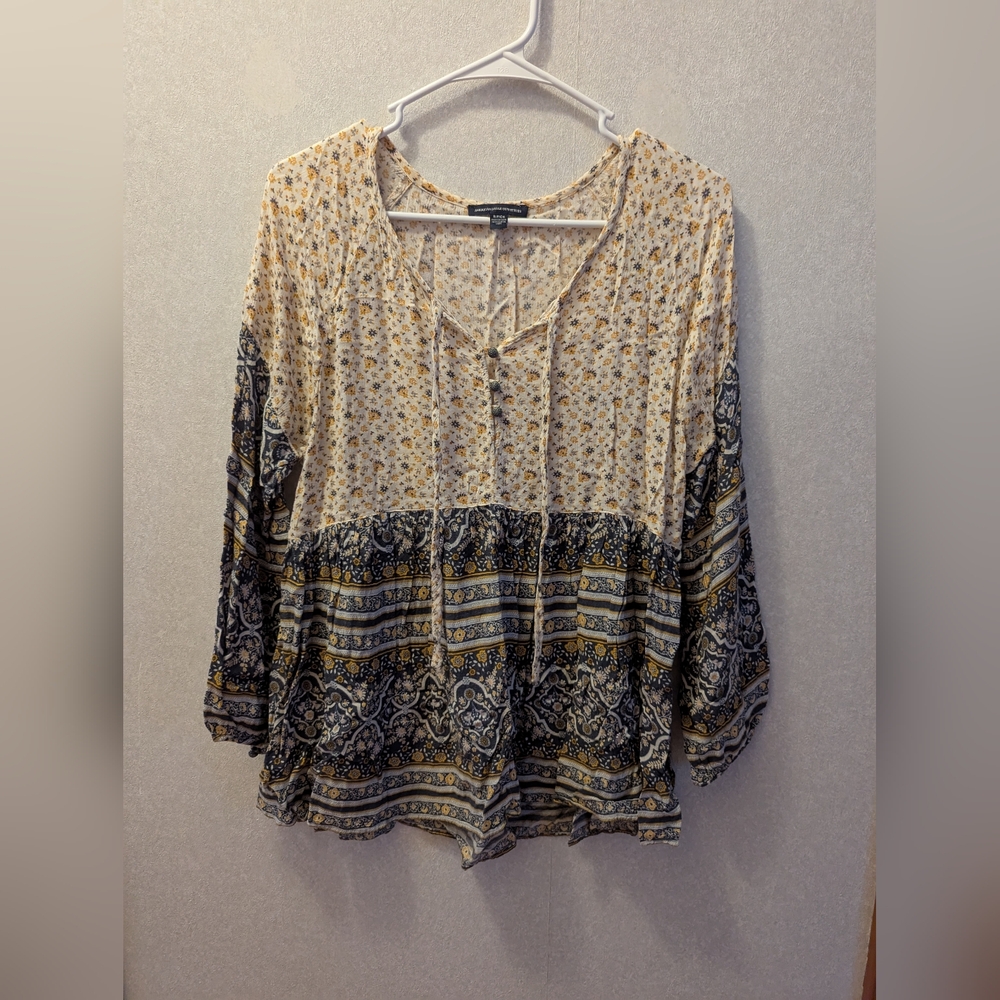American Eagle Floral Peasant Top